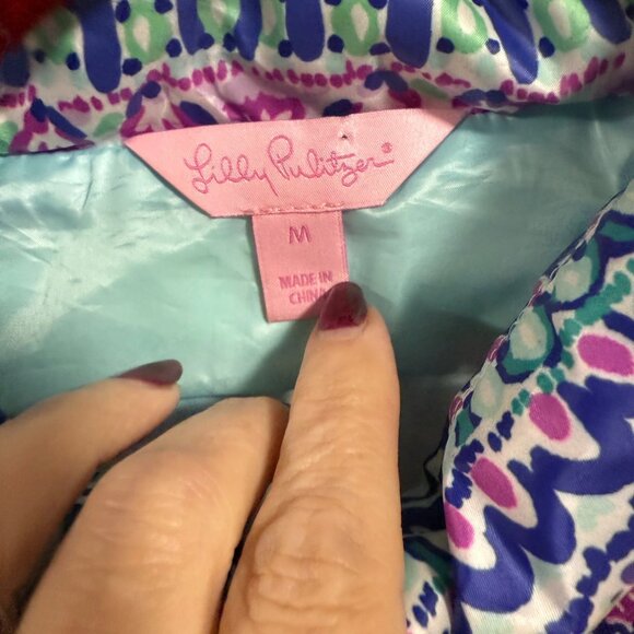 Lilly Pulitzer Essie Masterpiece Down Puffer Vest‎ in Gypset Paradise Engineered - Picture 5 of 10